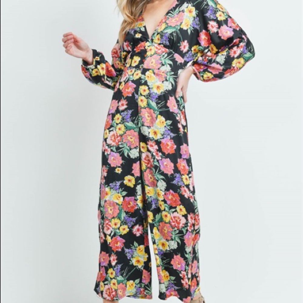 NWT Floral jumpsuit - Picture 4 of 7